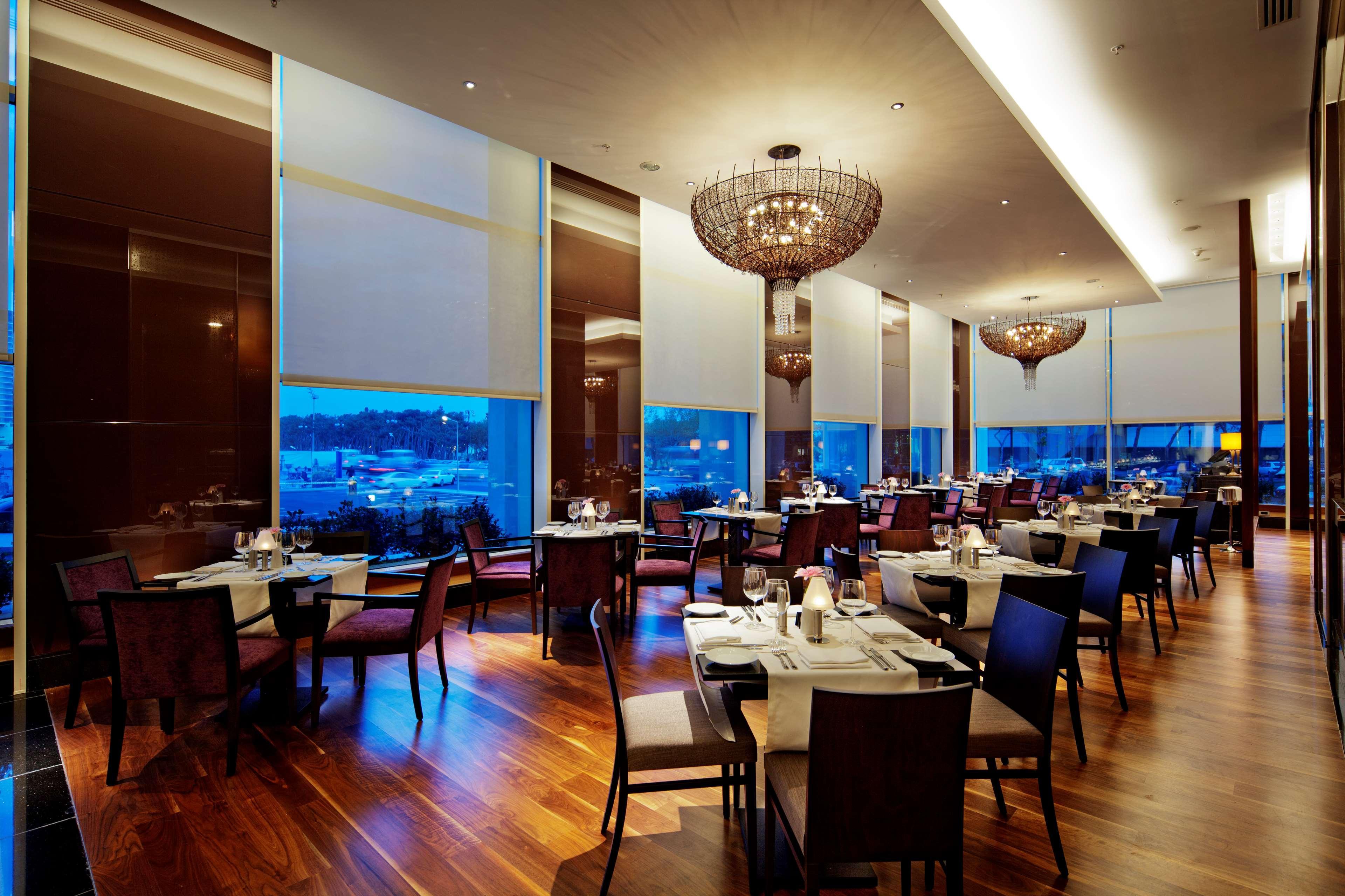 Hilton Baku Hotell Restaurang bild